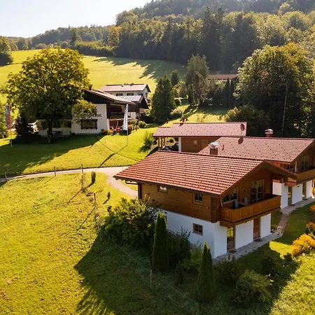 Hotel Hotel&chalets Lampllehen 3*