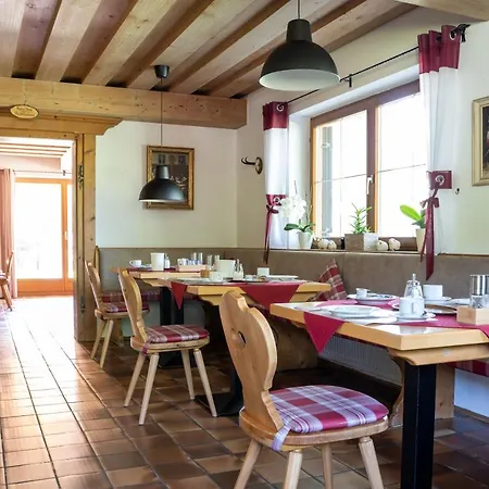 Hotel Hotel&chalets Lampllehen