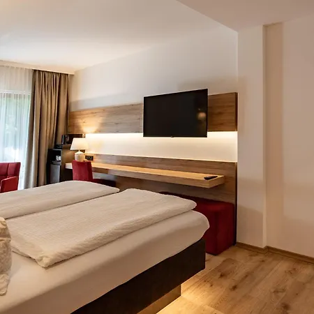 Hotel Hotel&chalets Lampllehen
