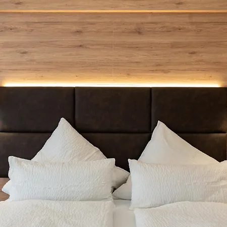 Hotel&chalets Lampllehen 3*
