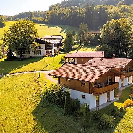 Hotel & Lampllehen 3*